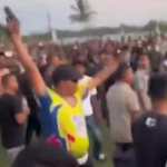 Bripka AR saat melepaskan tembakan ke udara (Foto Tangkapan Layar)