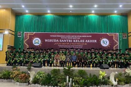 Dayah Insan Qur’ani (IQ) Aneuk Batee, Aceh Besar, menggelar Haflah Takhrij (wisuda) 99 lulusan tahun pelajaran 2022/2023 atau angkatan ke-7 di Aula Gedung UCC KH Ahmad Dahlan, Batoh, Banda Aceh, Sabtu (20/5)