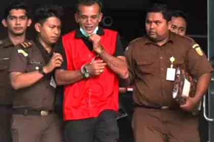 Tim penyidik Kejari Lhokseumawe menetapkan tersangka dan menahan mantan Wali Kota Lhokseumawe Suaidi Yahya, terkait kasus dugaan korupsi pengelolaan PT Rumah Sakit Arun, Senin (22/5)