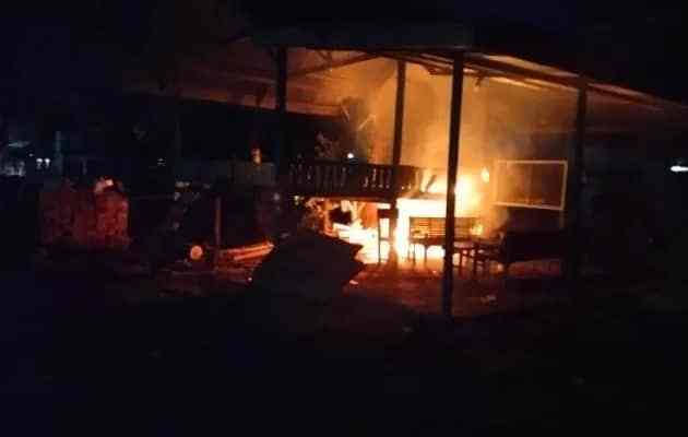 Balai pengajian serta tempat shalat milik Pimpinan Cabang Muhammadiyah (PCM) di Desa Sangso kecamatan Samalanga Kabupaten Bireuen terbakar pada Selasa (30/5) menjelang subuh pukul 04.30 Wib
