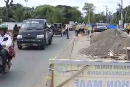 Proyek pelebaran jembatan dan jalan Sultan Iskandar Muda Simpang Punge Blang Cut, Kecamatan Meuraxa, diproyeksikan rampung Oktober 2023 mendatang
