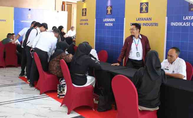 Kanwil Kemenkumham Aceh, Rabu (7/6) menggelar Mobile Intellectual Property Clinic atau Klinik Kekayaan Intelektual bergerak yang digelar selama tiga hari di Hotel Hermes Palace Banda Aceh