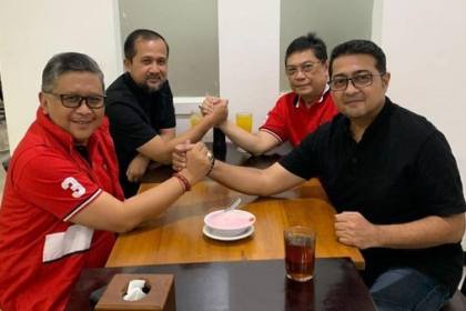 Pertemuan Sekjen PDIP Hasto Kristiyanto dan Sekjen Demokrat Teuku Riefky Harsya Blok M Jakarta