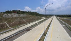 Hutama Karya akan mengoperasikan Tol Sigli - Banda Aceh Seksi 5-6 (Blang Bintang - Baitussalam) tanpa Tarif mulai 22 Juni 2023