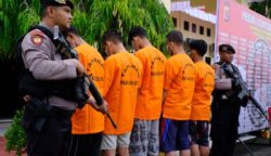 Satuan Resnarkoba Polres Aceh Utara menggagalkan peredaran narkoba jenis sabu seberat 2,2 kg dari 3 kasus yang menjerat 5 orang tersangka