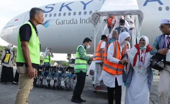 Sebanyak 392 jemaah haji Aceh yang tergabung dalam kloter 02-BTJ tiba di Banda Aceh, Kamis pagi, 6 Juli 2023