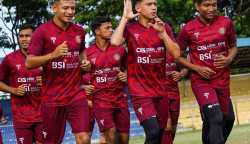 Pemain Persiraja memakai jersey yang terpasang logo PT Bank Syariah Indonesia (BSI), yang menjadi sponsor Persiraja Banda Aceh untuk turnamen Pra-Musim Liga 2 Indonesia 2023/2024