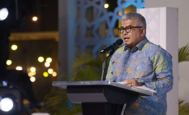 Sekda Aceh Bustami Hamzah menyampaikan sambutan saat membuka Festival Meuseuraya 2023 di Balee Meuseuraya Aceh (BMA), Sabtu malam (15/7)