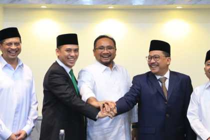 Menag Yaqut Cholil Qoumas saat serah terima jabatan Wakil Menteri Agama dari Zainut Tauhid Sa'adi kepada Saiful Rahmat Dasuki, Senin (17/7)