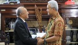 Gubernur Jawa Tengah Ganjar Pranowo menerima kunjungan Wali Nanggroe Aceh Malik Mahmud Ma Al Haythar, di Semarang, Selasa (18/7)