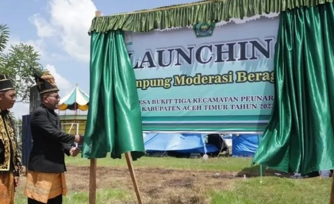 Kakanwil Kemenag Aceh Azhari meluncurkan Kampung Bukit Tiga Kecamatan Peunaron, Aceh Timur sebagai gampong moderasi beragama, Senin (24/7)