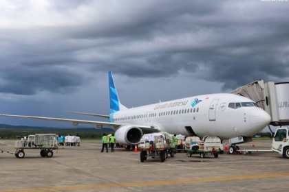 Maskapai nasional Garuda Indonesia menambah rute layanan penerbangan langsung dari lima kota besar Indonesia menuju Tanah Suci, Arab Saudi yakni Yogyakarta, Makassar, Surabaya, Banda Aceh, dan Kertajati (Majalengka)