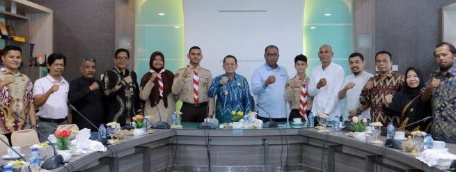 Pj Wali Kota Banda Aceh Amiruddin melepas 3 anggota Pramuka Kwartir Cabang (Kwarcab) Kota Banda Aceh untuk mengikuti Jambore Dunia ke-25 di Saemangeum, Korea Selatan