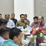 Ketua KIP Kota Banda Aceh Yusri Razali menghadiri Rapat Rasionalisasi Rencana Anggaran Pilkada Tahun 2024 di Kantor BPKK Banda Aceh, Jum'at (28/7)