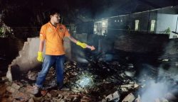 Tim Inafis Polres Aceh Timur turun ke lokasi, Sabtu (29/7) guna melakukan identifikasi penyebab kebakaran satu unit rumah berkonstruksi kayu di Gampong Meunasah Teungoh, Kecamatan Pante Bidari, Aceh Timur yang menyebabkan 2 orang anak meninggal dunia