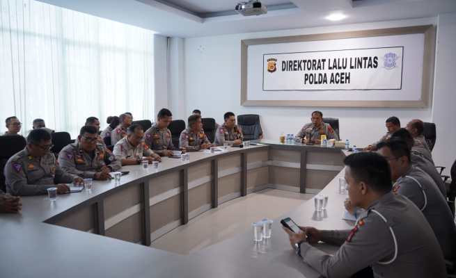 Dirlantas Polda Aceh Kombes Pol M Iqbal Alqudusy memimpin Anev perbandingan data laka dan Dakgar lalu lintas periode Juni—Juli 2023 yang digelar di Ditlantas Polda Aceh, di kawasan Lamteumen Banda Aceh, Rabu (2/8)