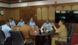 Plh Kakanwil Kemenkumham Aceh Lilik Sujandi melakukan audiensi dengan Pj Gubernur Aceh Achmad Marzuki, Senin (7/8)