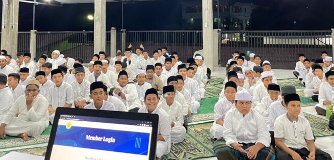 Dayah Samudera Pasai Madani melaksanakan pemilihan Ketua OPSPM (Organisasi Pelajar Samudera Pasai Madani) di Mushalla Al Muttaqin, komplek dayah, Ajuen Jeumpet, Darul Imarah, Aceh Besar, Sabtu (12/8)