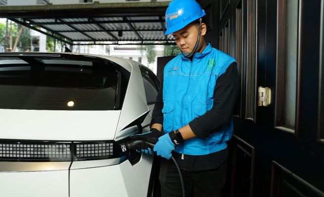 PLN menyebutkan dengan menggunakan kendaraan listrik akan membantu pengguna menjadi lebih hemat