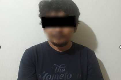 Tim Subdit 3 Ditresnarkoba Polda Aceh menangkap kurir ganja lintas provinsi berinisial AA (34) di Banda Aceh