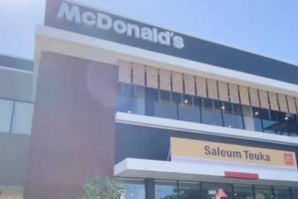 Restoran cepat saji terkemuka, McDonald's resmi membuka gerai perdana di Aceh berlokasi di Jalan Dr Mr Muhammad Hasan, Gampong Batoh, Kecamatan Lueng Bata, Kota Banda Aceh, Sabtu (19/8/2023)