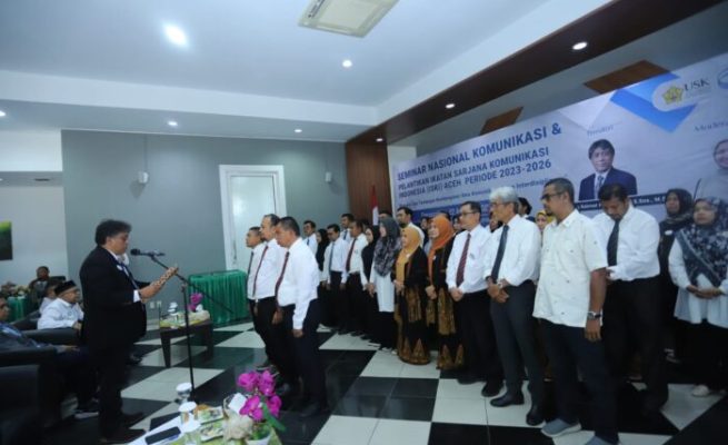 Pengurus ISKI Korwil Aceh Periode 2023-2026 dilantik di Ruang VIP AAC Dayan Dawood USK oleh Ketua Umum ISKI Dr Dadang Rahmat Hidayat, pada Selasa siang (22/8). (Foto: Humas ISKI Aceh)