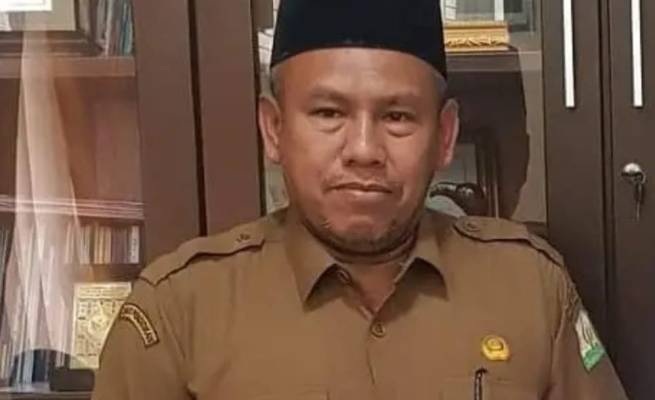 Kepala SMA Negeri Modal Bangsa Aceh Misra SPd MPd