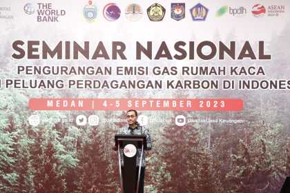 Kepala Eksekutif Pengawas Inovasi Teknologi Sektor Keuangan, Aset Keuangan Digital dan Aset Kripto OJK Hasan Fawzi dalam seminar nasional bertema “Pengurangan Emisi Gas Rumah Kaca dan Peluang Perdagangan Bursa Karbon di Indonesia" di Medan, Senin (4/9)