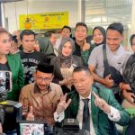 Hotman Paris Hutapea, kuasa hukum keluarga Imam Masykur didampingi Anggota DPD RI asal Aceh H Sudirman atau Haji Uma pada pertemuan yang berlangsung di Kopi Johny, Kelapa Gading, Jakarta Utara, Selasa, 5 September 2023
