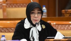 Anggota Komisi X DPR Illiza Sa'aduddin Djamal mengikuti Rapat Kerja Komisi X DPR dengan Menpora Dito Ariotedjo saat membahas RKA K/L TA 2024 di Gedung Nusantara I Senayan, Jakarta, Selasa (6/8)