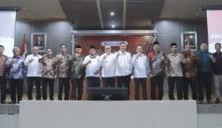 Para Pj Bupati dan Wali Kota serta Ketua DPRK Kabupaten/Kota menghadiri Rakerda Forum KKA pada Rabu, 6 September 2023, di aula Lantai IV Gedung Mawardy Nurdin Balai Kota Banda Aceh