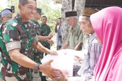 Pangdam IM Mayjen TNI Novi Helmy Prasetya, mengunjungi dua desa pelosok di pedalaman Aceh Besar yaitu Gampong Siron Blang Kecamatan Cot Glie dan Gampong Panca Kubu Kecamatan Lembah Seulawah, pada Kamis dan Jum'at (7-8/9)