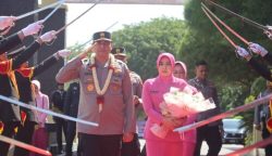 Upacara farewell parade dan tradisi pedang pora mewarnai lepas sambut Kapolda Aceh dan penyerahan pataka Machdum Cakti dari Irjen Pol (Purn) Ahmad Haydar kepada Irjen Pol Achmad Kartiko berlangsung khidmat dan lancar, Selasa, 3 Oktober 2023