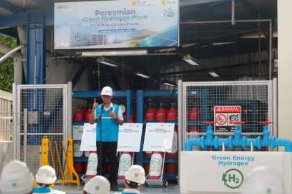 PLN melalui subholding PLN Nusantara Power (PLN NP) meresmikan Green Hydrogen Plant (GHP) pertama di Indonesia di kawasan PLTGU Muara Karang, Pluit, Jakarta, Senin (9/10)