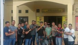 Unit Reskrim Polsek Peukan Bada bersama Tim Rimueng Satreskrim Polresta Banda Aceh menangkap AA (24) pelaku curanmor yang terjadi di Depot Air Minum Gol Ro, Ajuen, Peukan Bada, Aceh Besar