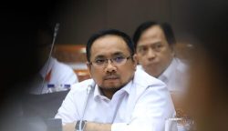 Menteri Agama Yaqut Cholil Qaumas pada Rapat Kerja dengan Komisi VIII DPR RI di Gedung Parlemen, Senayan, Jakarta, Senin (13/11)
