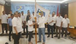 Ketua Umum DPN Perkumpulan Perusahaan Perlengkapan Jalan Indonesia (P3JI) Annie Sri Cahyani melantik Safrizal M Nur sebagai Ketua DPP P3JI Provinsi Aceh periode 2023-2028, Selasa (21/11)