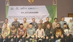 KDEKS Aceh saat melakukan pertemuan silaturrahmi dengan KNEKS dan BAZNAS RI di Jakarta