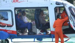 Sejumlah pejabat utama Polda Aceh melakukan patroli udara menggunakan helikopter yang dimulai dari lapangan Mapolda Aceh, Kamis (7/12)