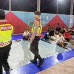 Satsamapta Polres Aceh Timur maksimalkan pengamanan Imigran Rohingya yang ditampung di Lapangan Futsal Gedung Idi Sport Center (ISC), Aceh Timur