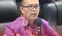 Kadis Sosial Aceh Muslem Yacob mengelar rapat perdana dengan jajaran, Kamis, 4 Januari 2023