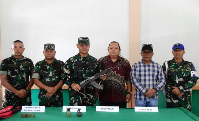Kodim 0117/Aceh Tamiang menerima satu pucuk senjata api jenis Senjata AK-47 kaliber 12,7 mm, dua buah granat standar dan 12 amunisi Kaliber 7,26 mm