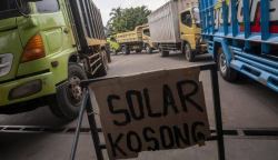 Antrian panjang BBM kerap terjadi di SPBU, DPR RI meminta Pertamina meninjau layanan SPBU di Aceh dan penambahan kuota BBM