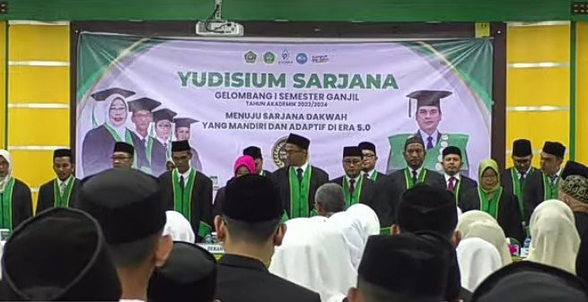 Fakultas Dakwah dan Komunikasi (FDK) UIN Ar-Raniry mengadakan yudisium sarjana gelombang l Tahun 2024 di aula Rektorat UIN Ar-Raniry, Selasa (9/1/2024)