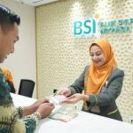 Bank Syariah Indonesia (BSI) berkomitmen terus mendukung pengembangan sektor UMKM di Indonesia melalui pembiayaan KUR syariah senilai Rp 16 triliun pada tahun ini | INFOACEH.net Bank Syariah Indonesia (BSI) berkomitmen terus mendukung pengembangan sektor UMKM di Indonesia melalui pembiayaan KUR syariah senilai Rp 16 triliun pada tahun ini