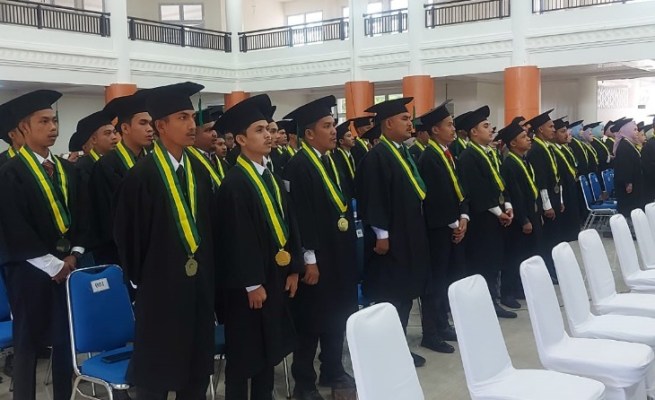 Perguruan Tinggi Al Washliyah wisuda 130 sarjana yang di Auditorium Prof Ali Hasjmy UIN Ar-Raniry Banda Aceh Rabu (17/1)