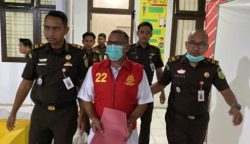 Tim Penyidik Pidsus Kejari Aceh Besar, pada Rabu (24/1), menahan tersangka korupsi pengelolaan retribusi Pasar Lambaro dan Keutapang Tahun 2020-2021 di Rutan Kelas IIB Jantho