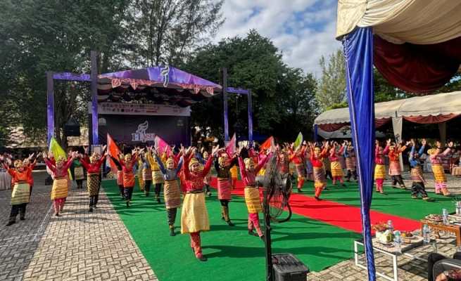 Seremoni pembukaan Flash Predominance SMA Negeri Modal Bangsa Aceh, yang dibuka Asisten I Setda Aceh Azwardi Abdullah, Kamis (1/2)