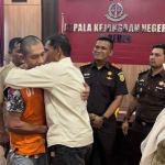 Kajari Bireuen Munawal Hadi SH MH menyaksikan upaya perdamaian atas kasus penganiayaan oleh tersangka ZA dengan korban A, keduanya abang dan adik ipar terkait utang piutang