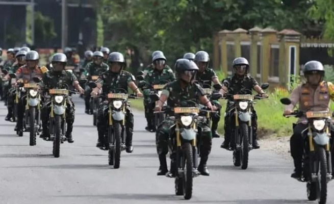 Patroli trail ratusan TNI-Polri di Wilayah Kota Lhokseumawe dan Aceh Utara, Sabtu (17/2)
